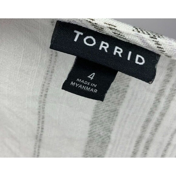 Torrid Top Womens Plus size 4 White Black Striped Sleeveless Peplum V-neck - Picture 2 of 9